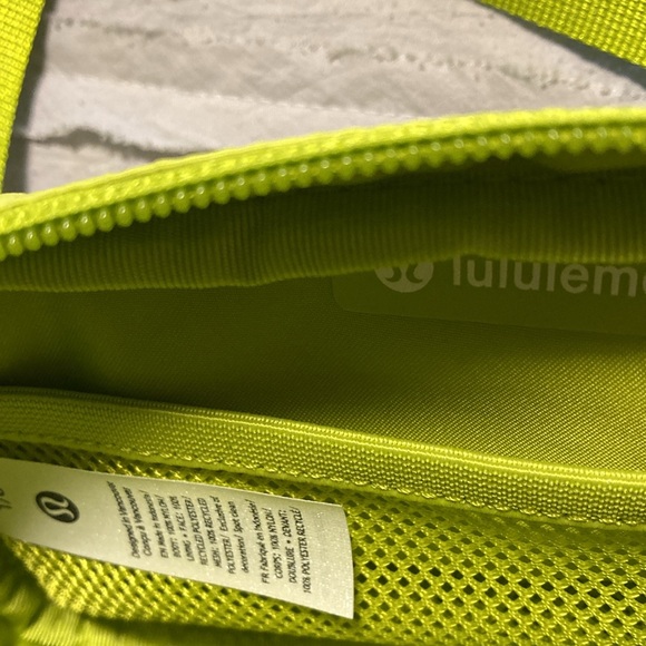 Lululemon belt bag brand new - Picture 3 of 4